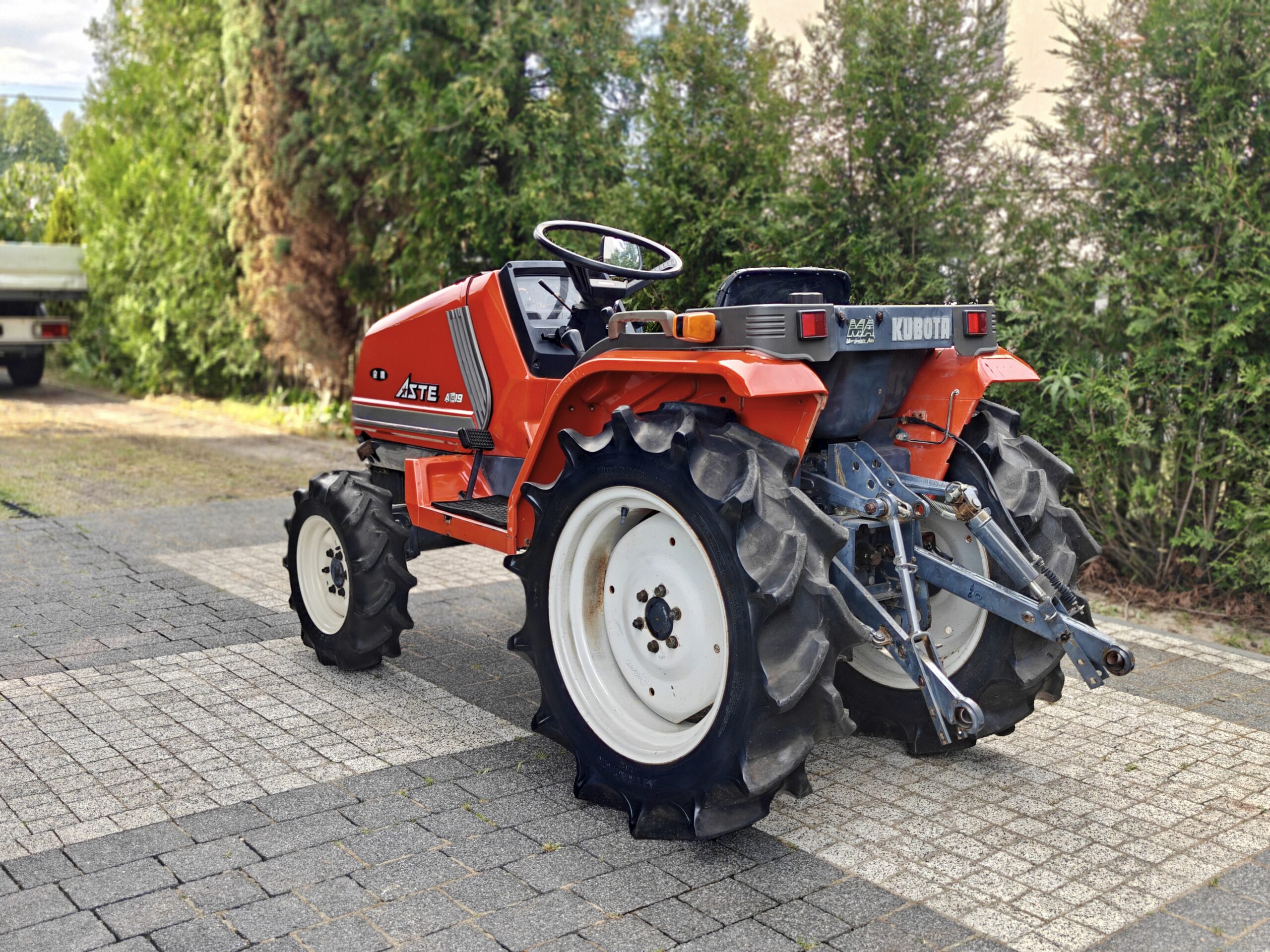 Kubota Aste A-19 - obrazek 4